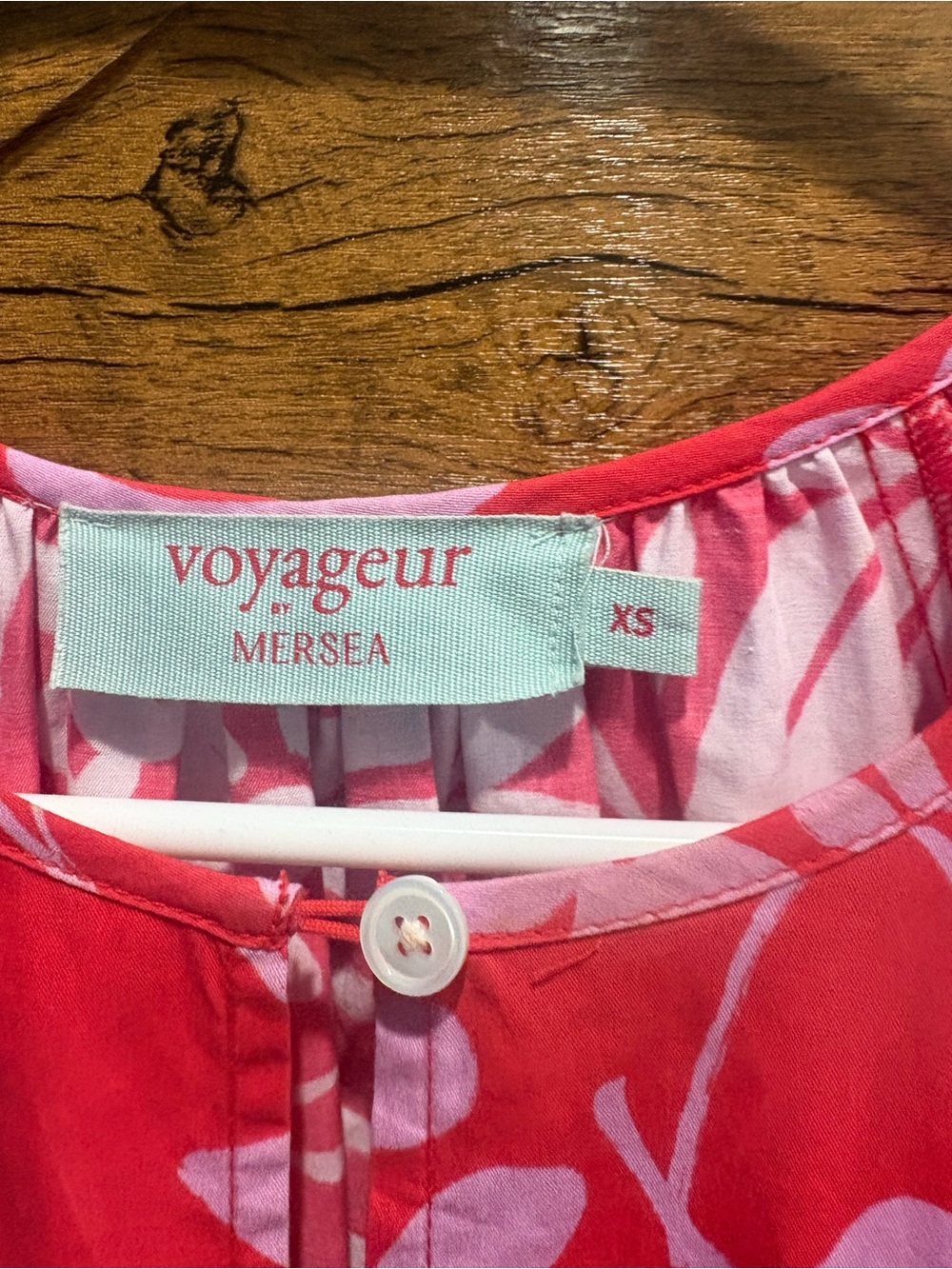 Voyageur Mersea Hedy Tropical red Floral Puff Sleeve Tiered Midi - Picture 3 of 10